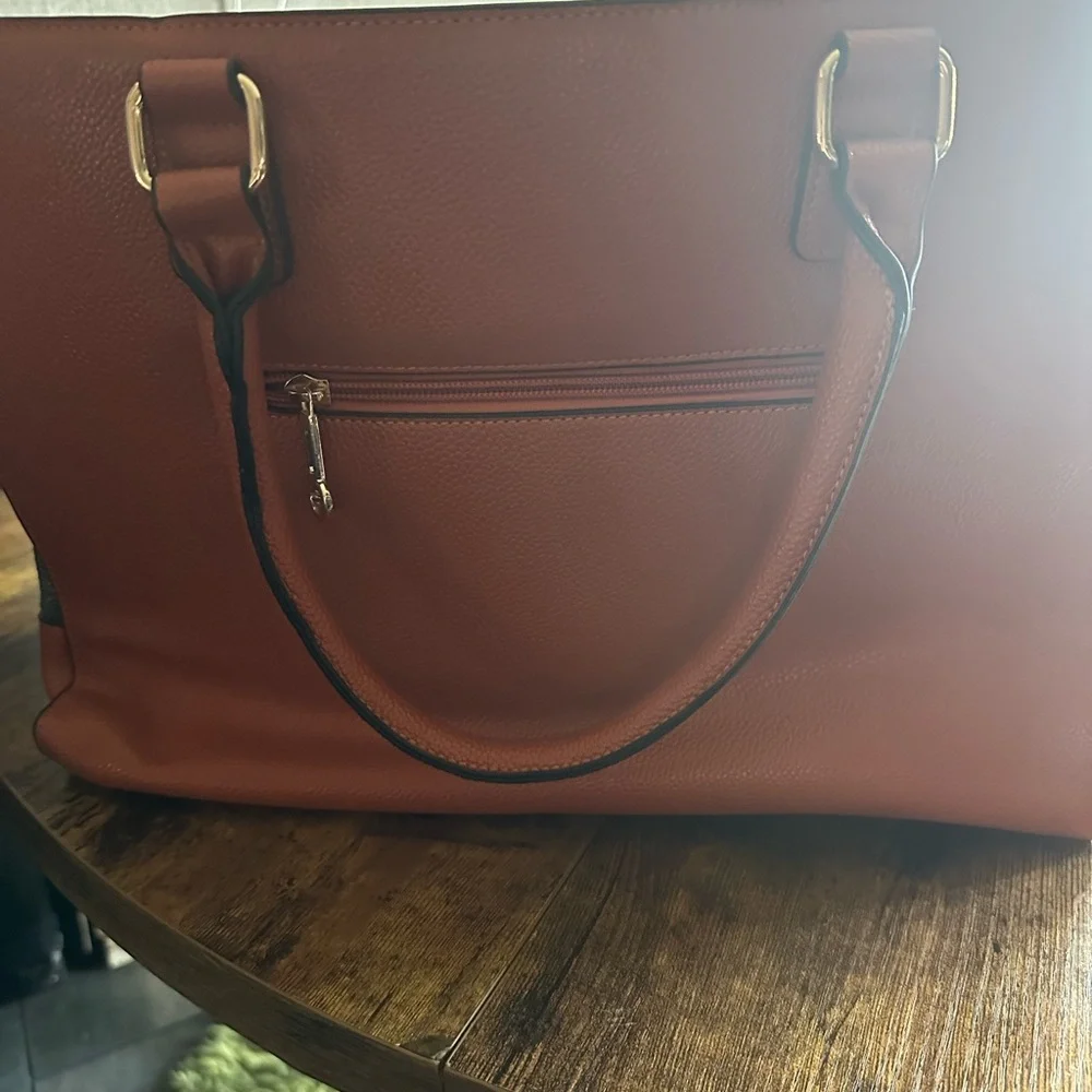 Elegant Tan Leather Tote Bag